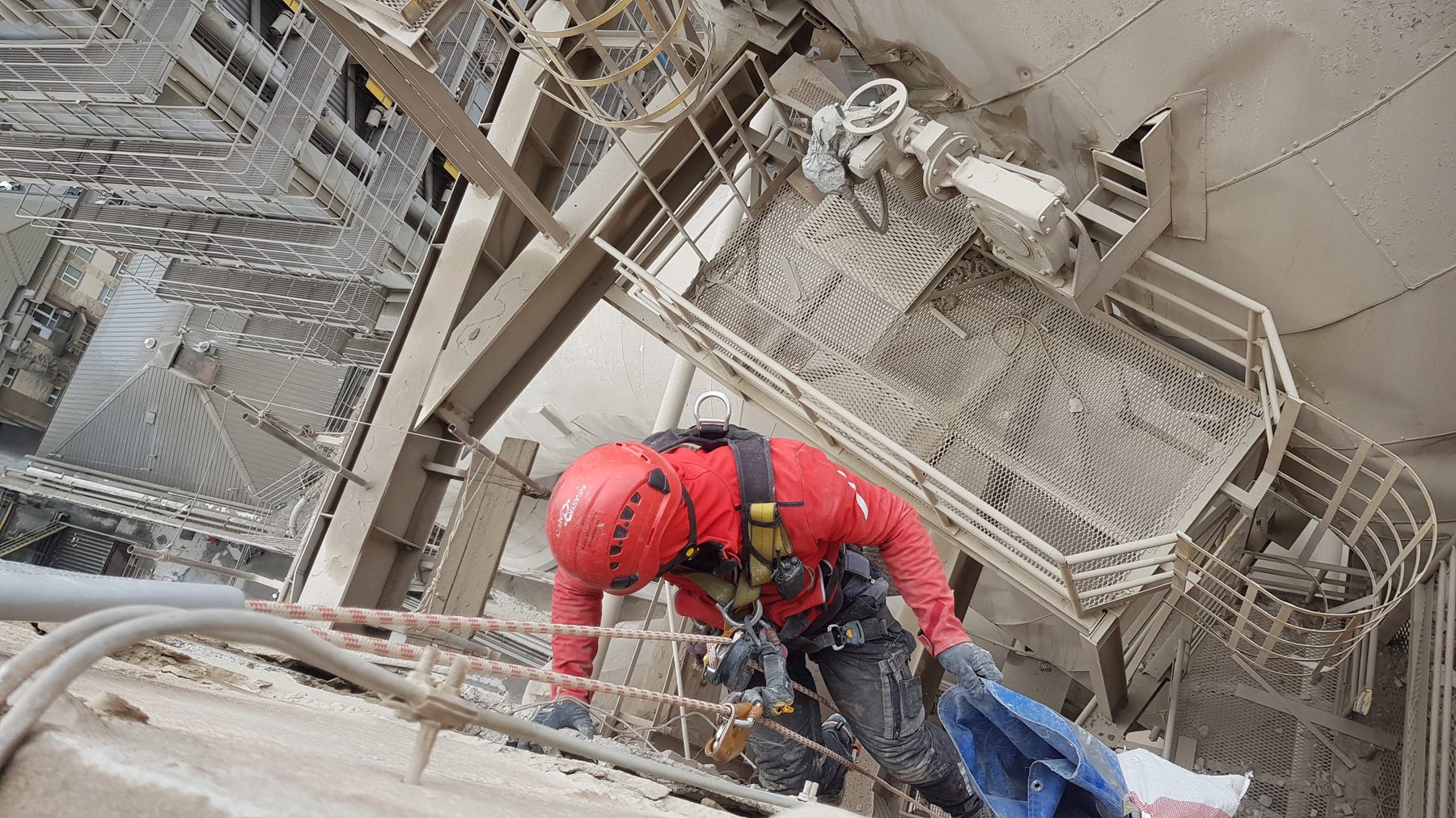 Industrial rope access at the Aslan Çimento / OYAK cement plant