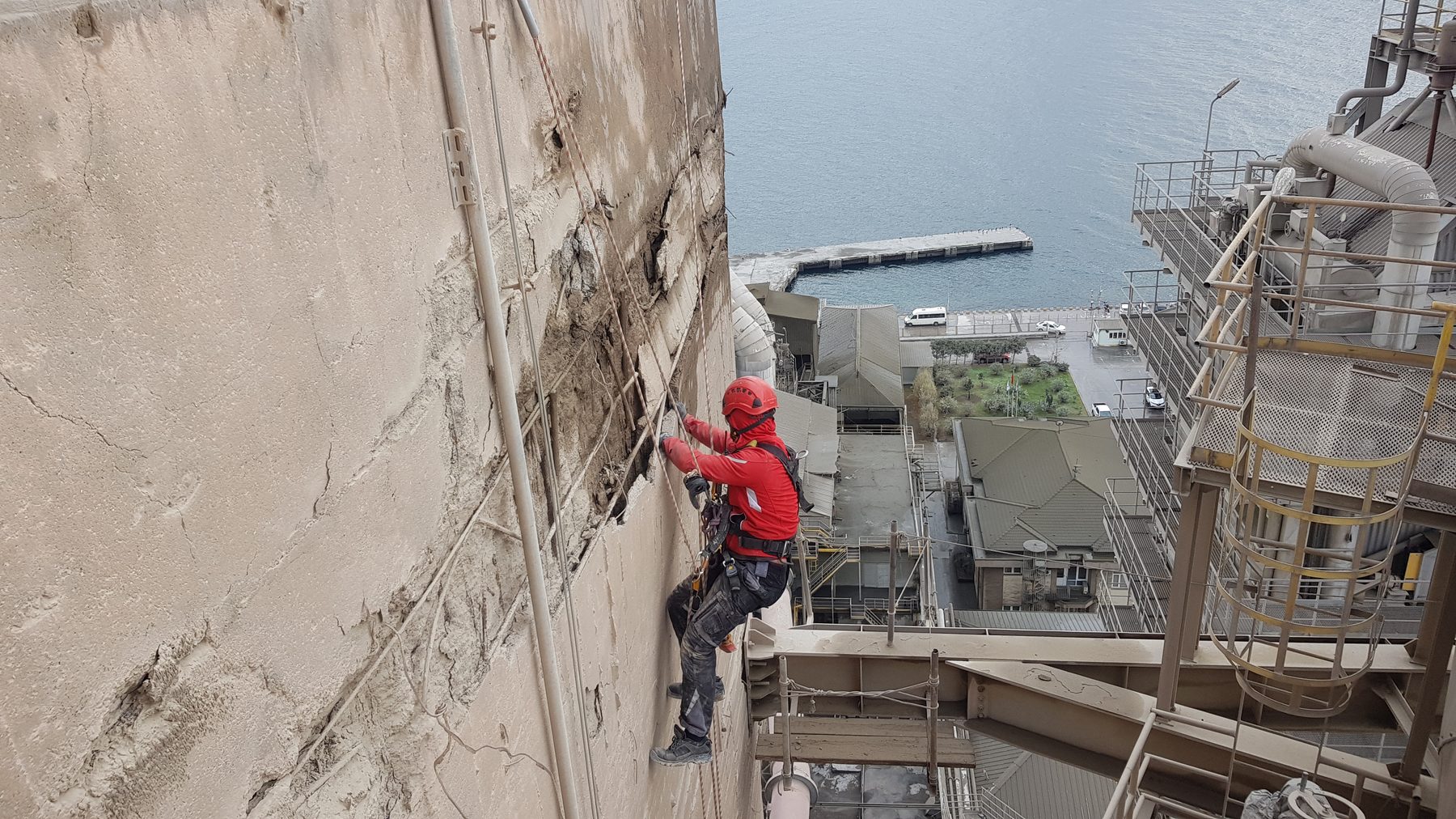 Industrial rope access at the Aslan Çimento / OYAK cement plant