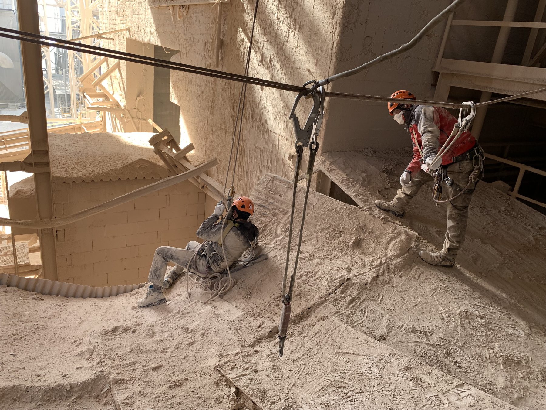 Industrial rope access at the Aslan Çimento / OYAK cement plant